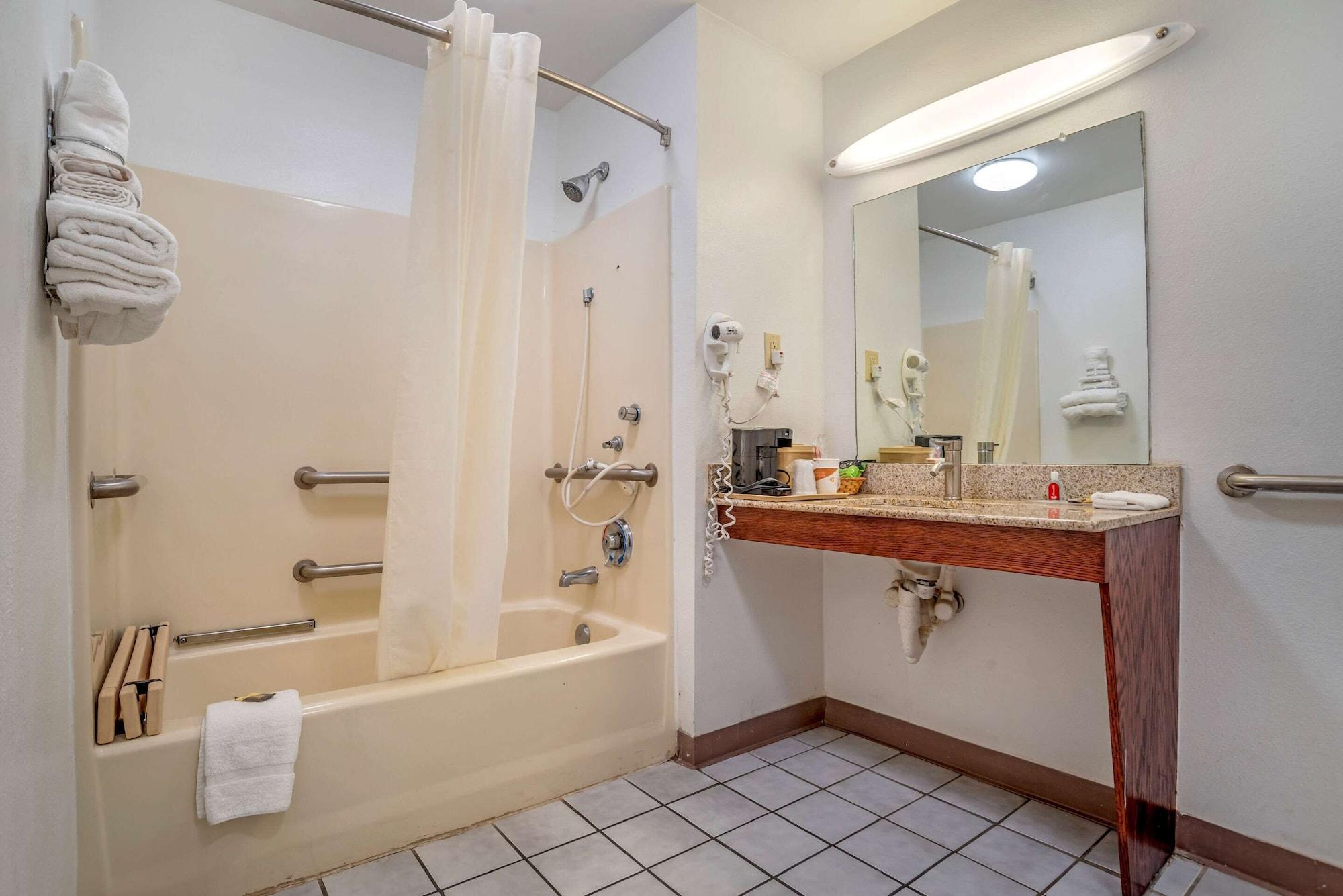 Econo Lodge Tupelo Luaran gambar