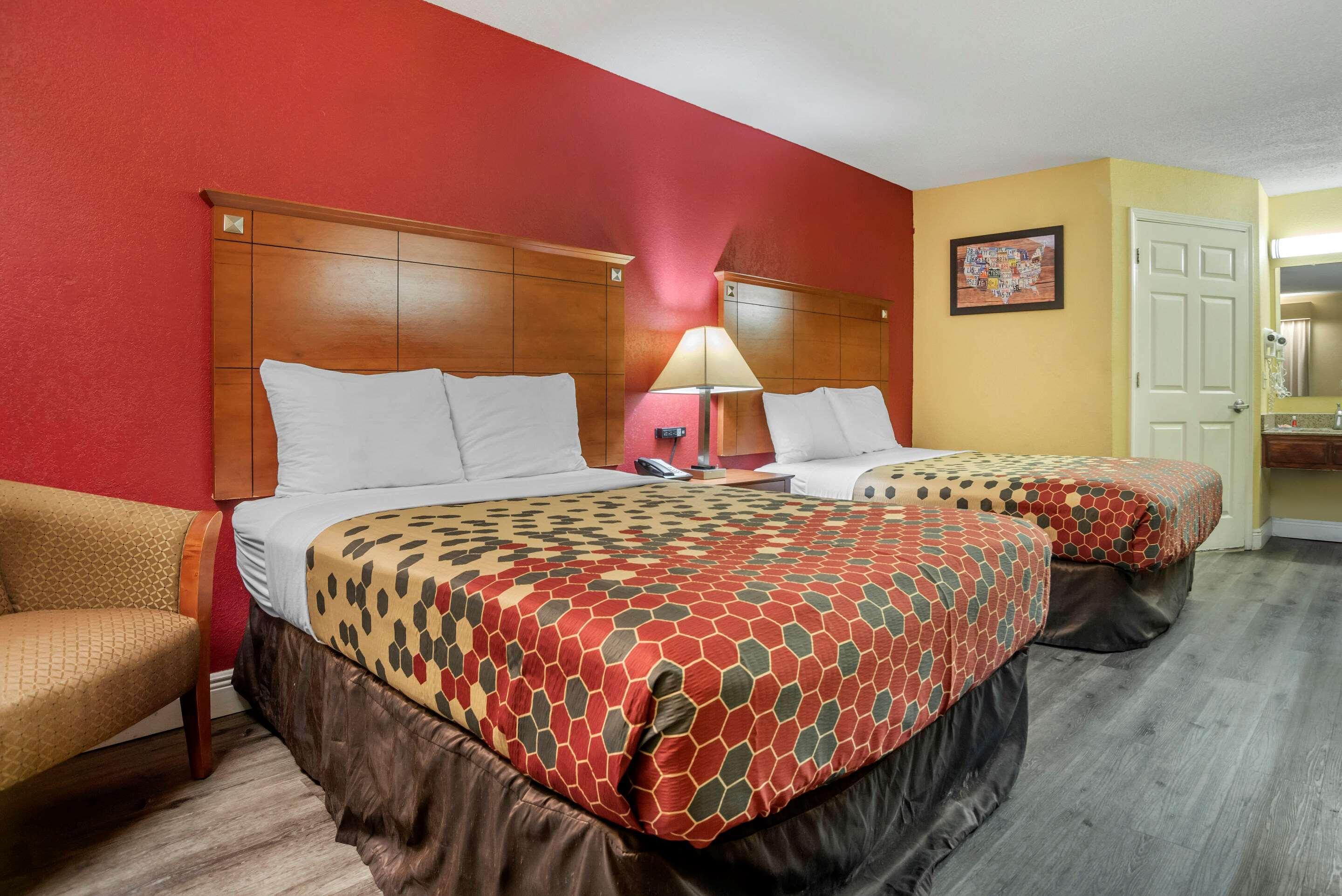 Econo Lodge Tupelo Luaran gambar