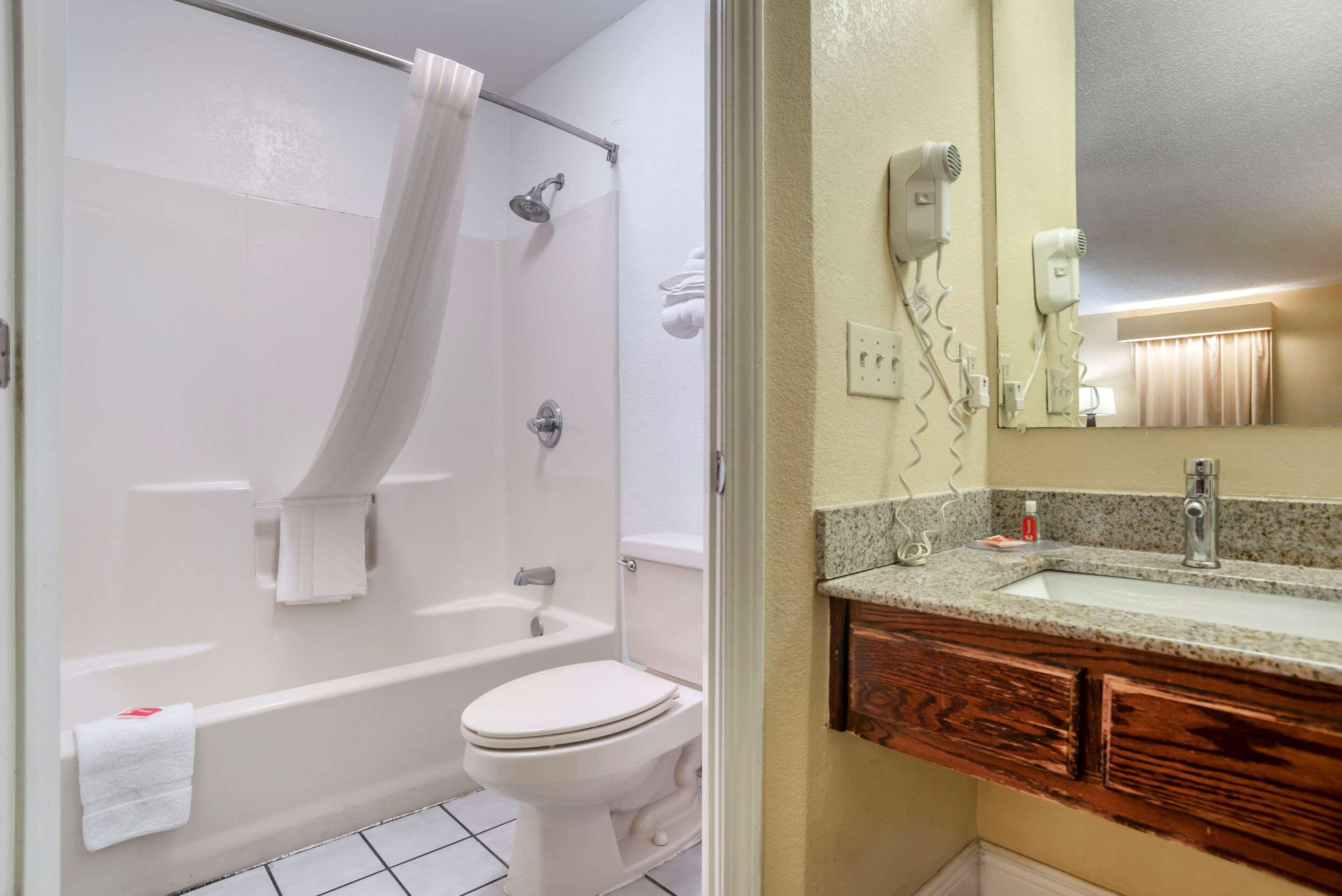Econo Lodge Tupelo Luaran gambar