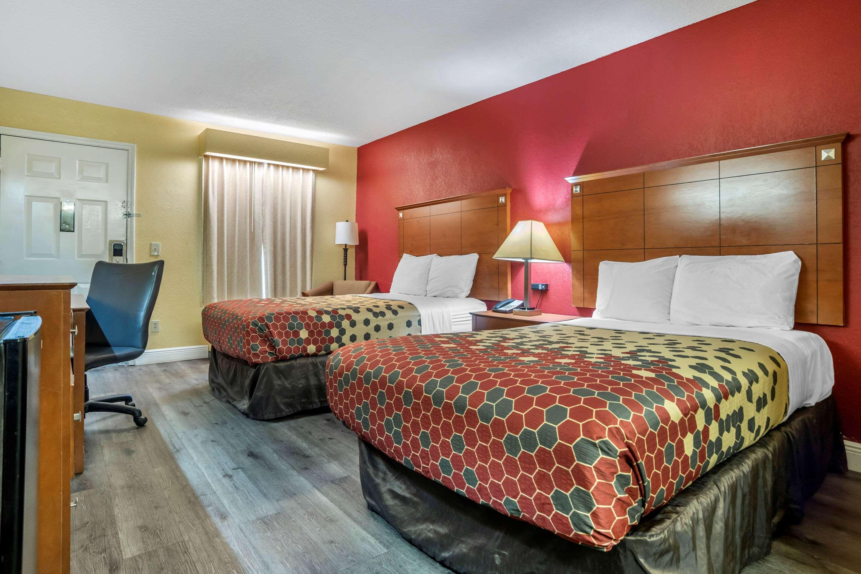 Econo Lodge Tupelo Luaran gambar