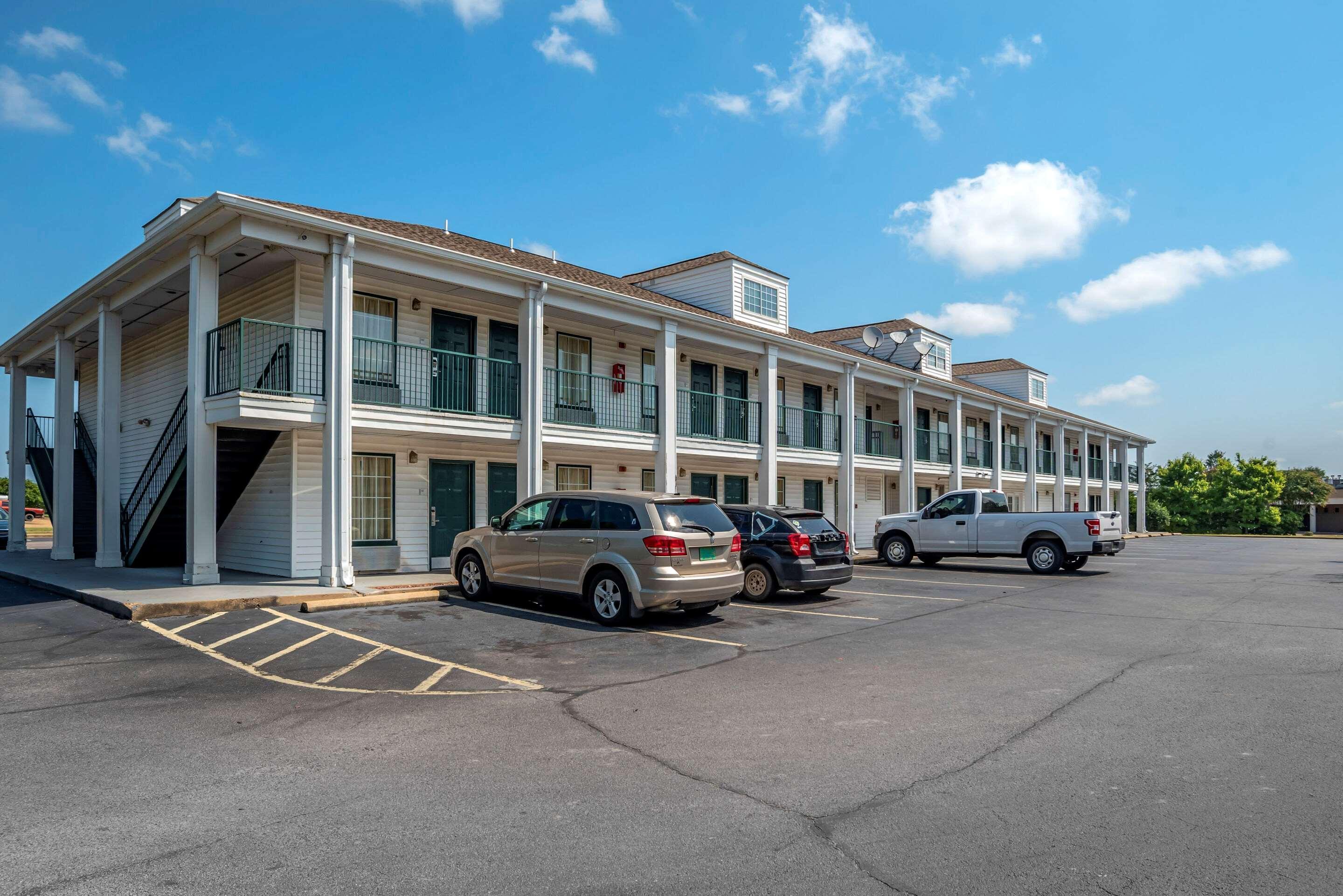 Econo Lodge Tupelo Luaran gambar