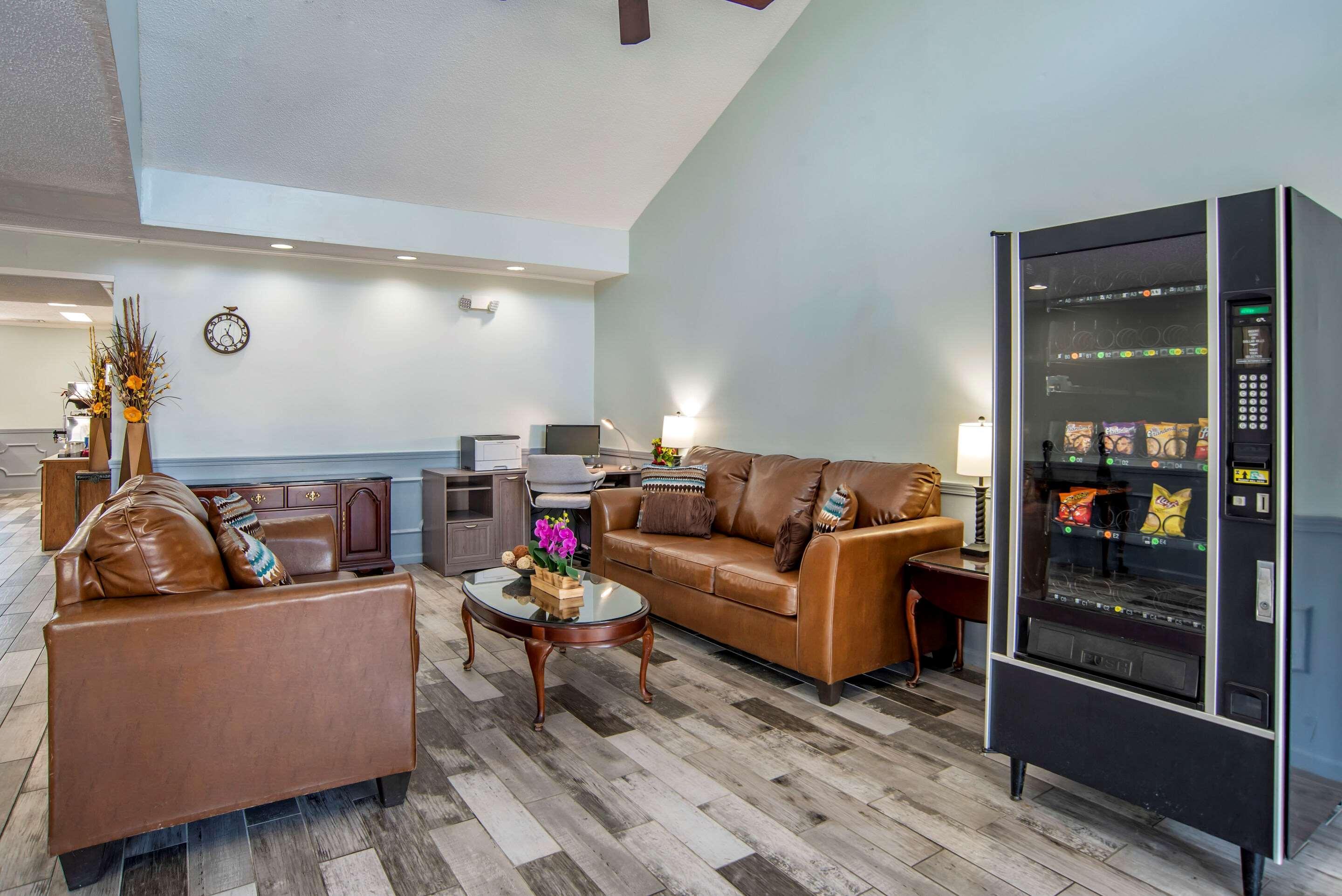 Econo Lodge Tupelo Luaran gambar
