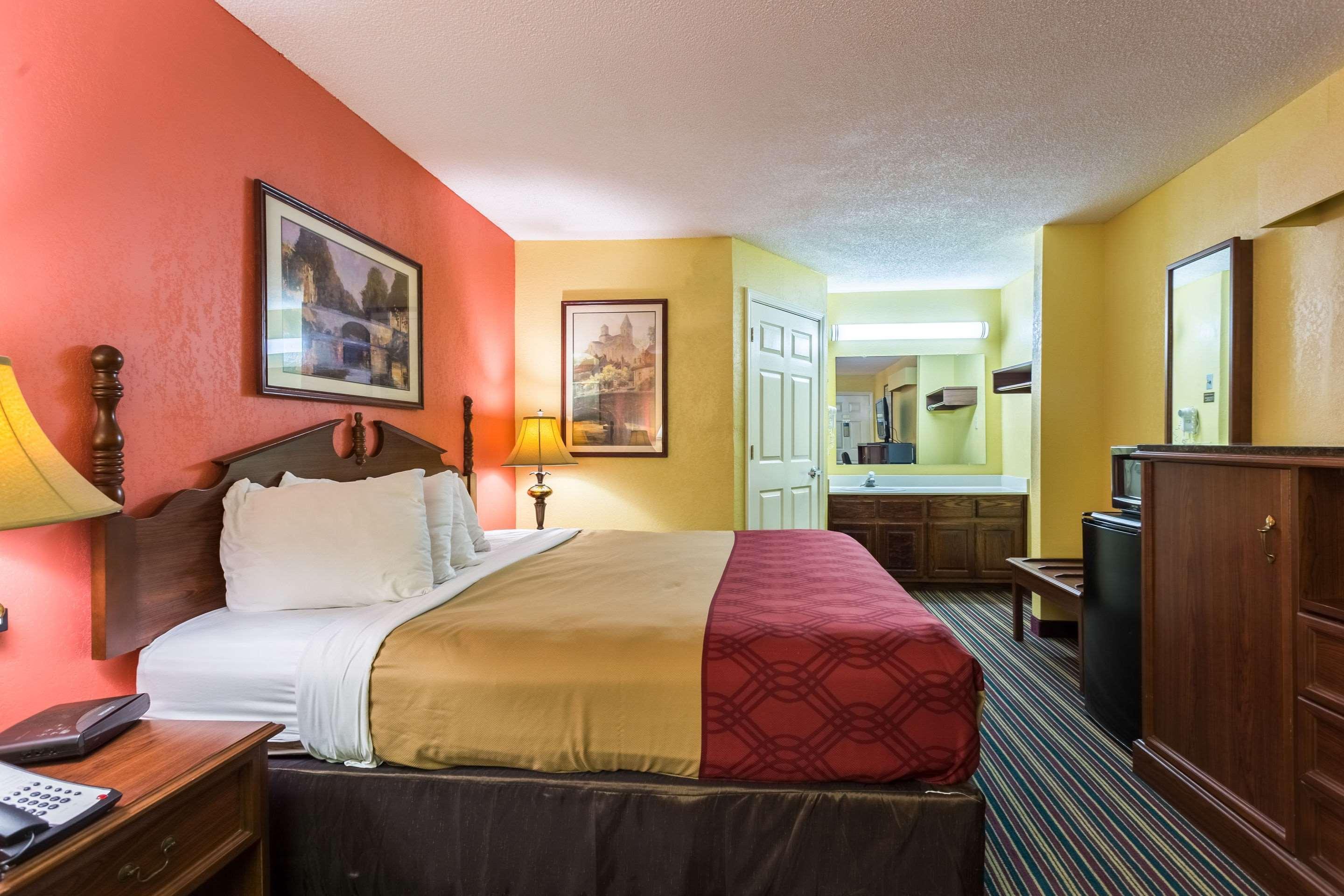 Econo Lodge Tupelo Luaran gambar