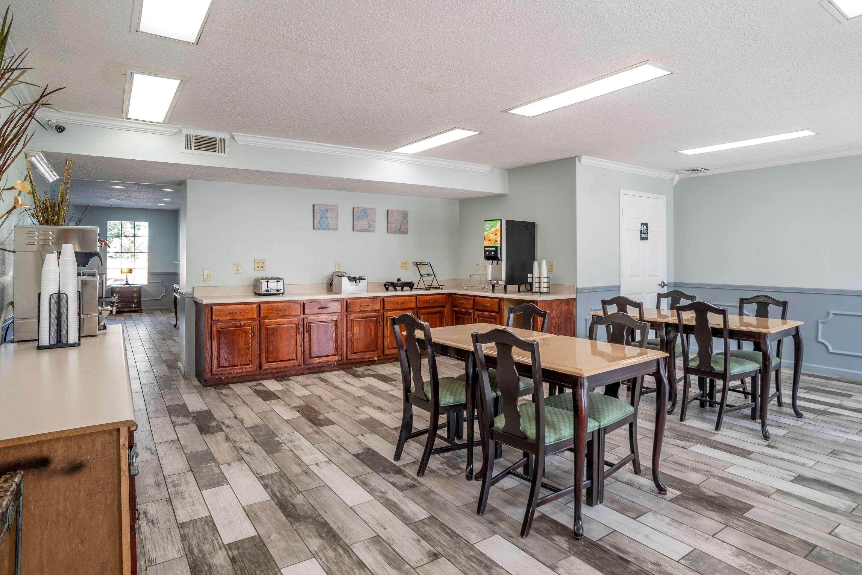 Econo Lodge Tupelo Luaran gambar