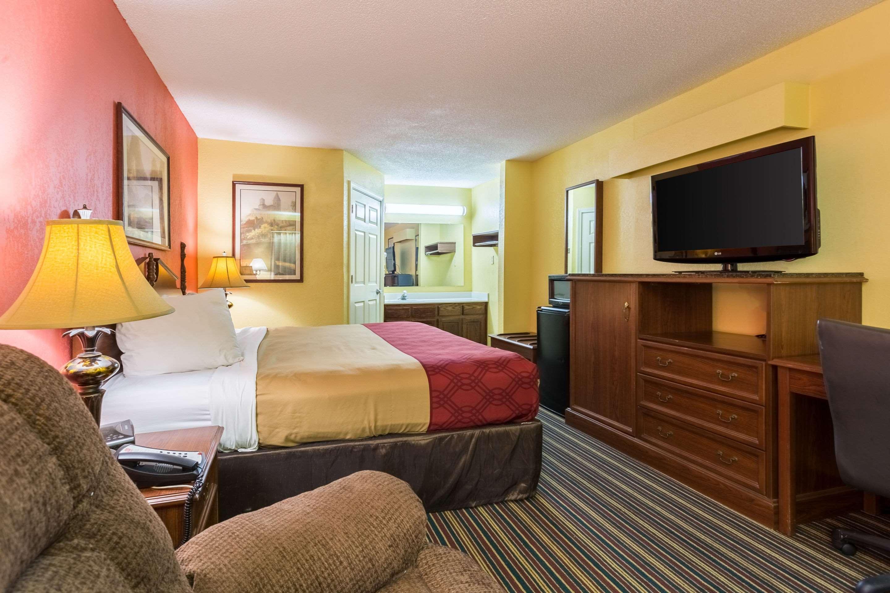 Econo Lodge Tupelo Luaran gambar