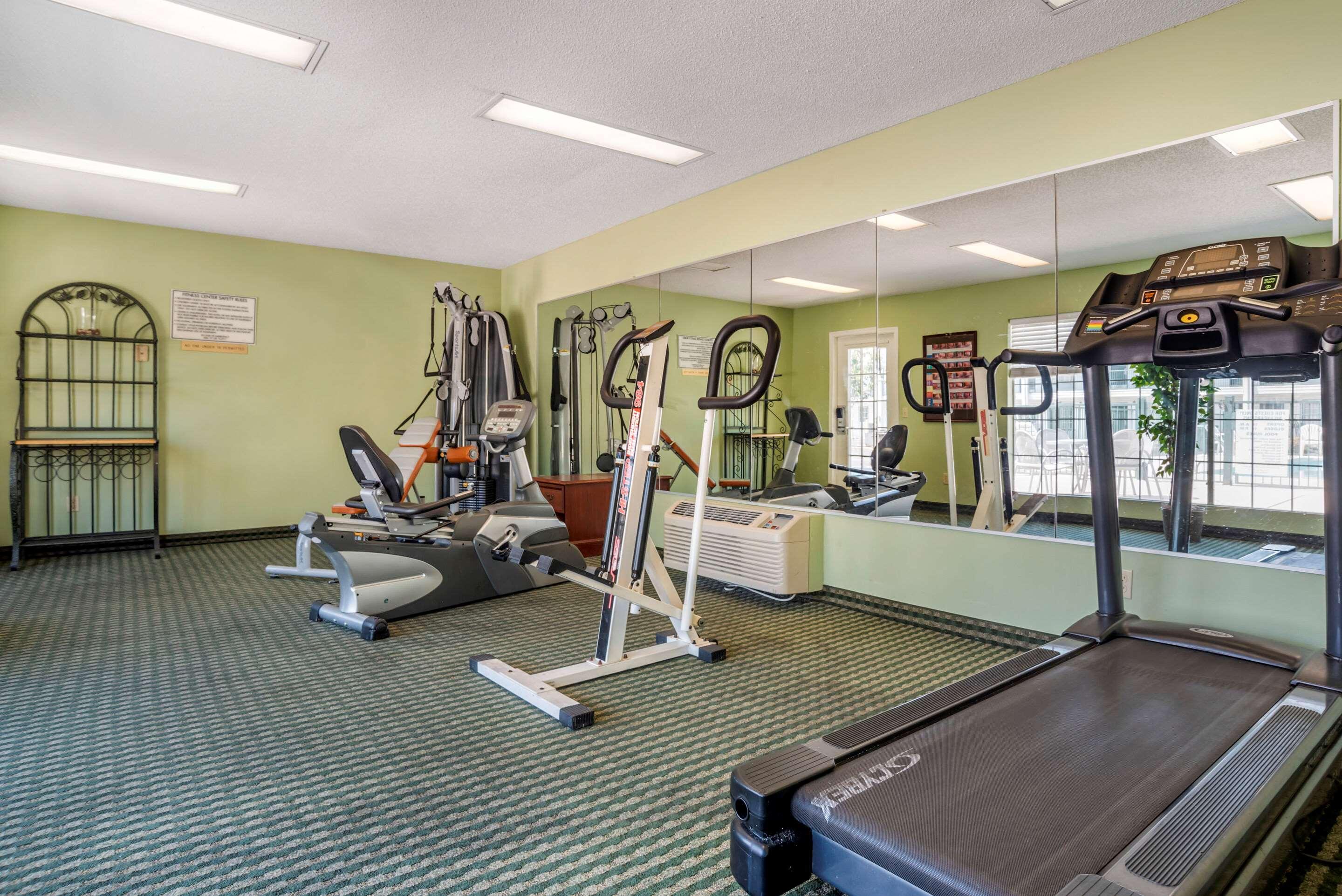 Econo Lodge Tupelo Luaran gambar