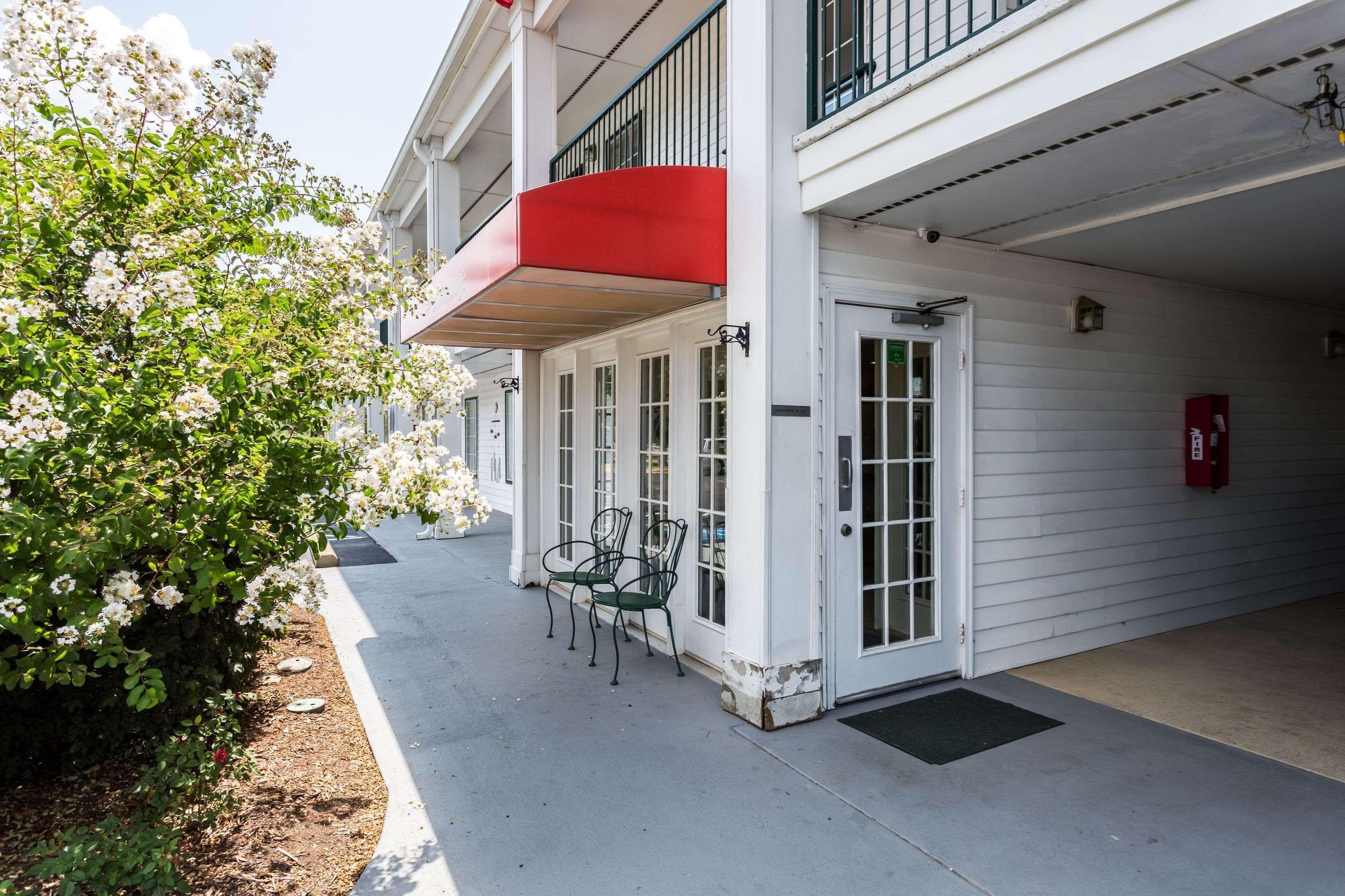Econo Lodge Tupelo Luaran gambar