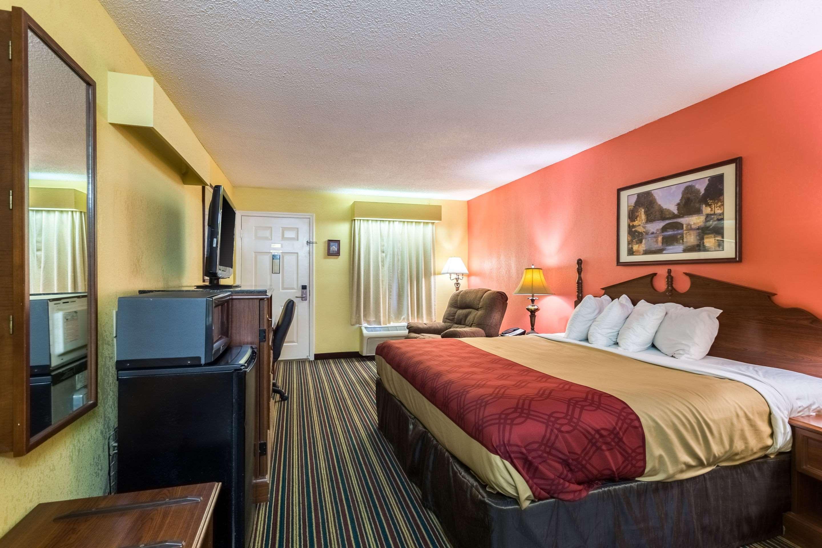 Econo Lodge Tupelo Luaran gambar