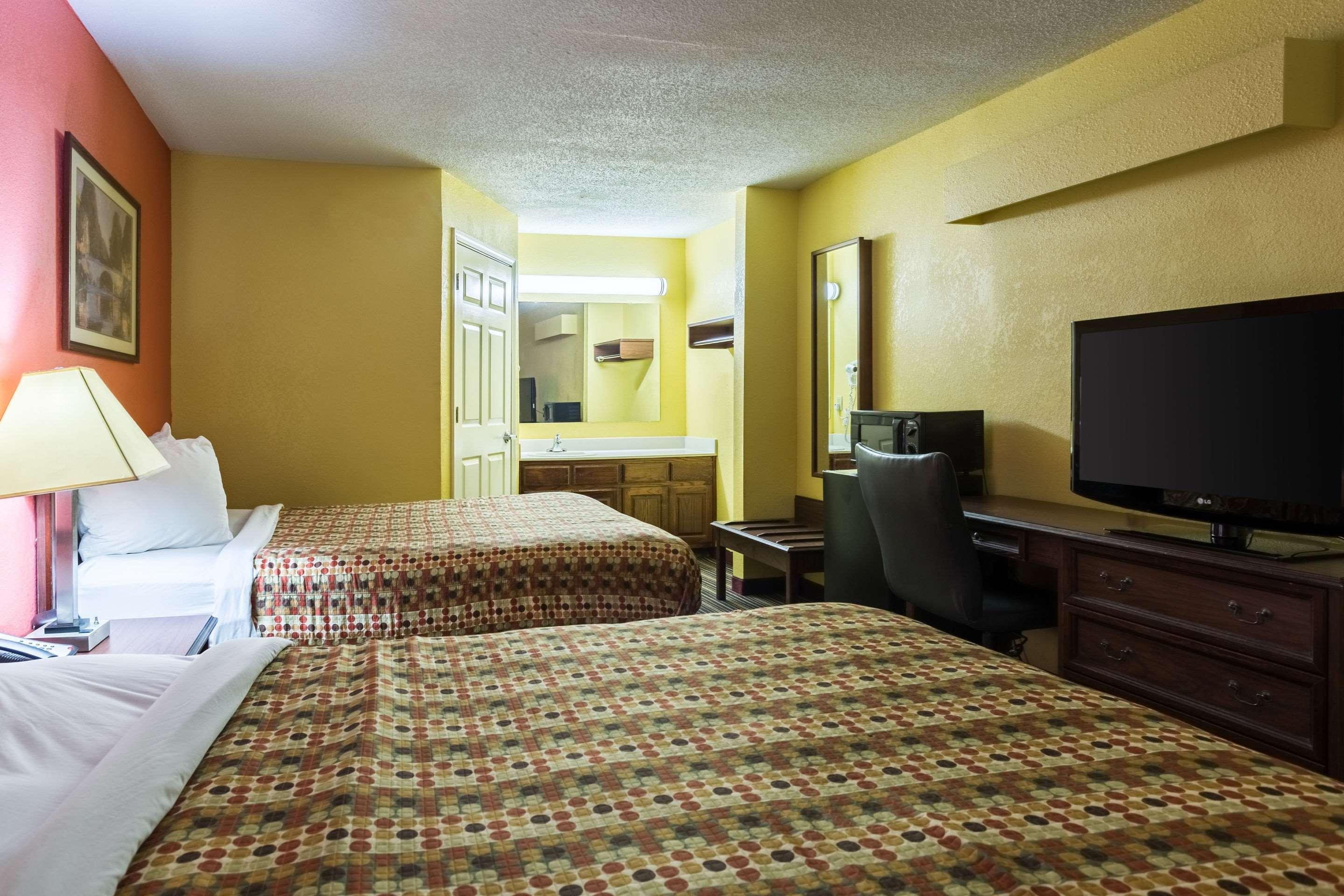 Econo Lodge Tupelo Luaran gambar