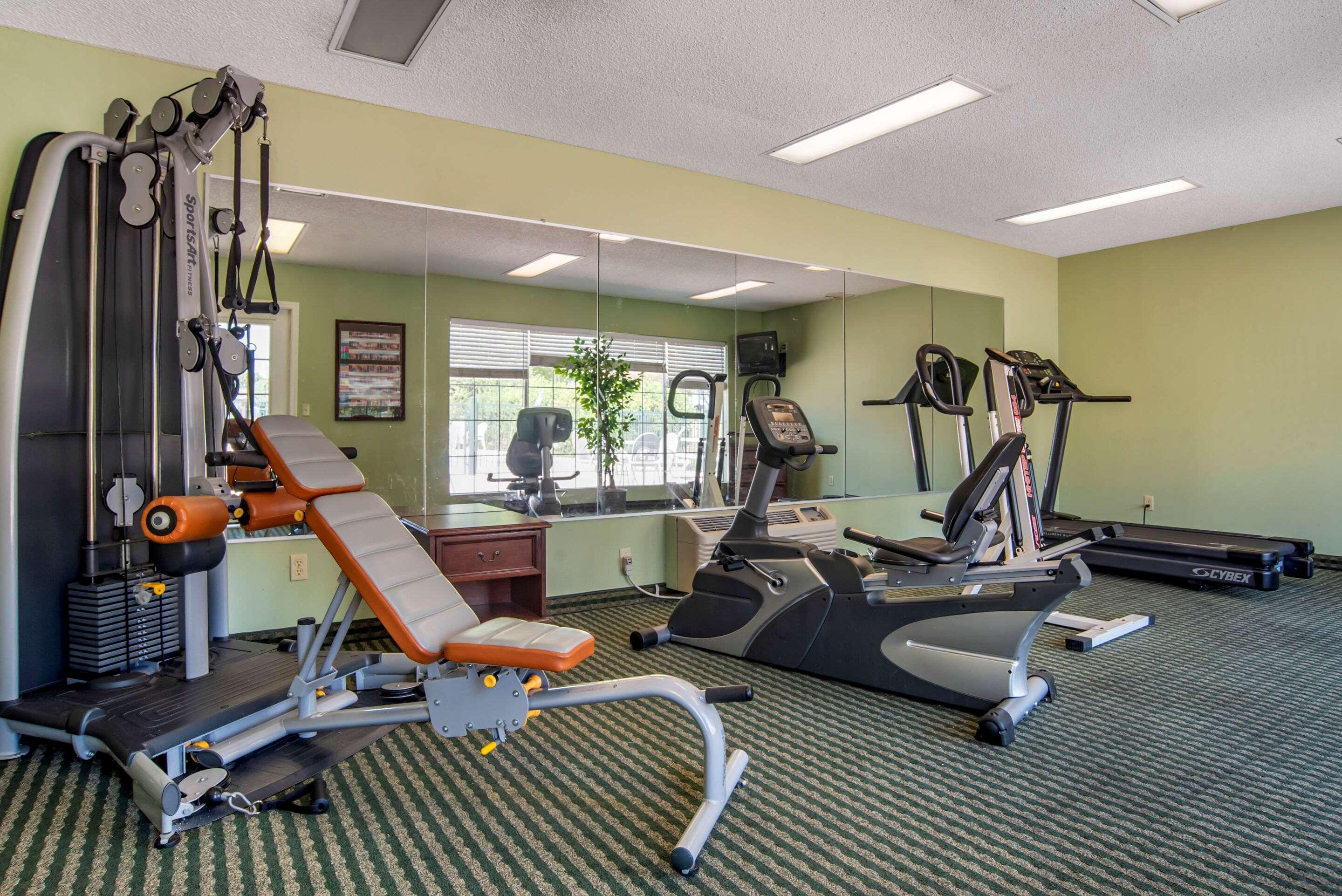 Econo Lodge Tupelo Luaran gambar