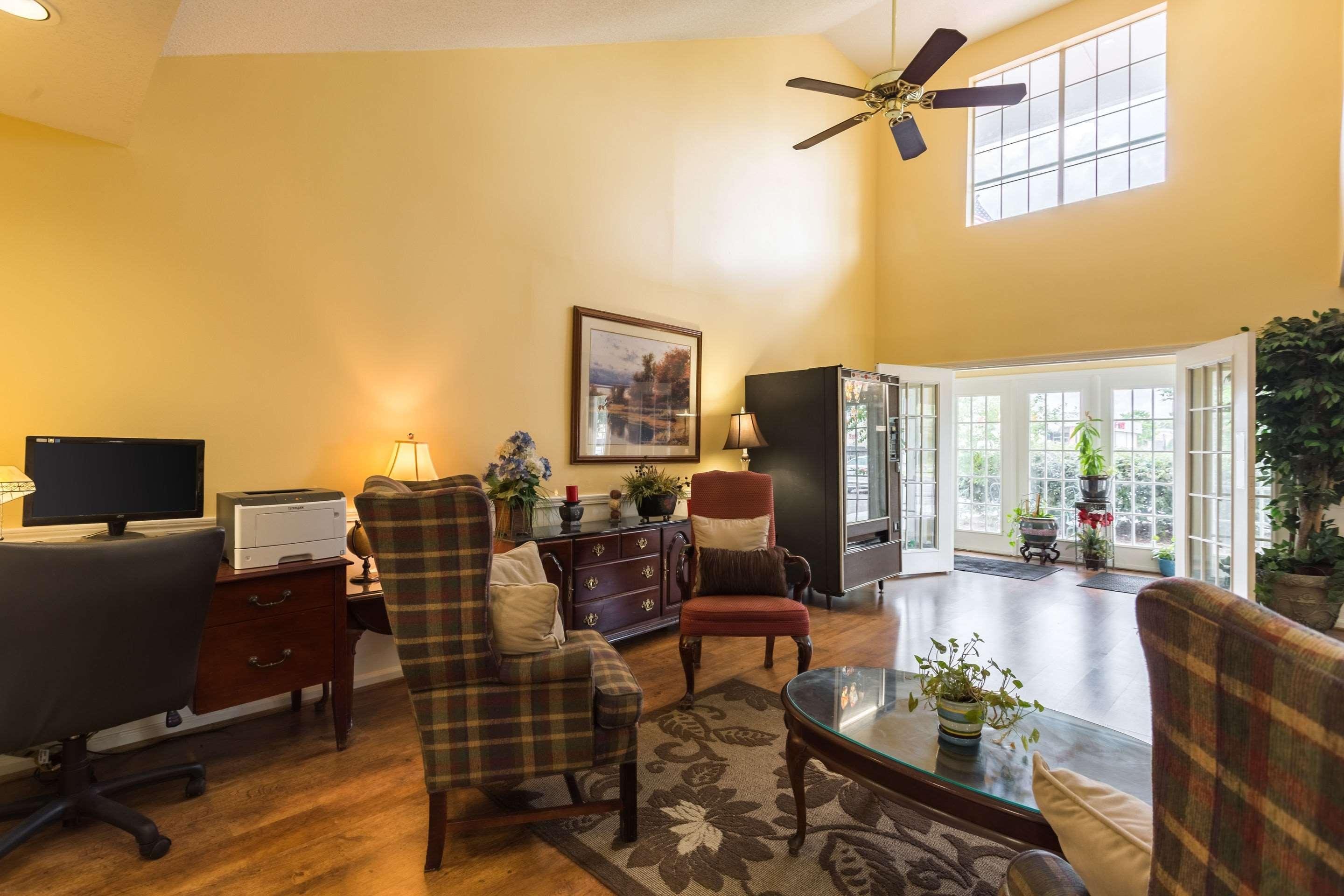 Econo Lodge Tupelo Luaran gambar